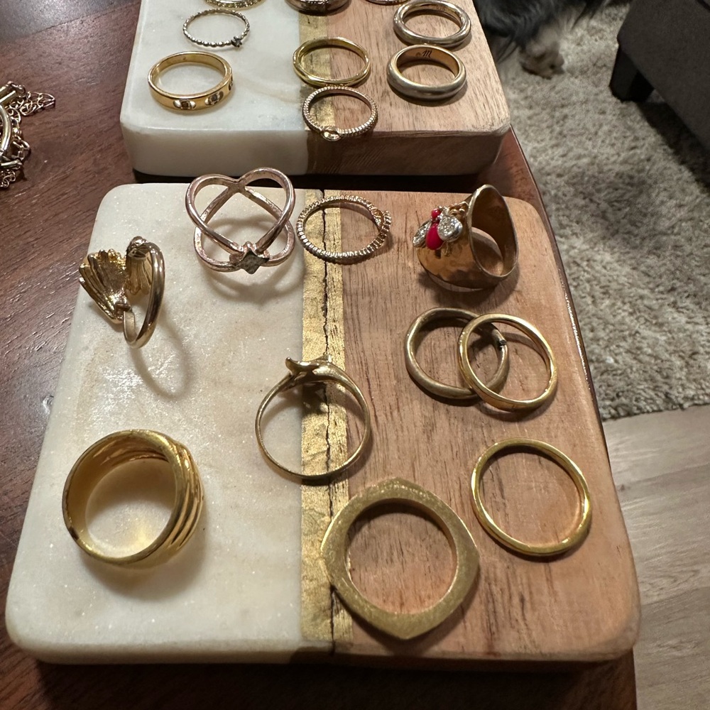 Elegant Gold Women's Rings